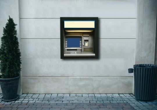 4 000 distributeurs en moins et une chute du nombre d’agences